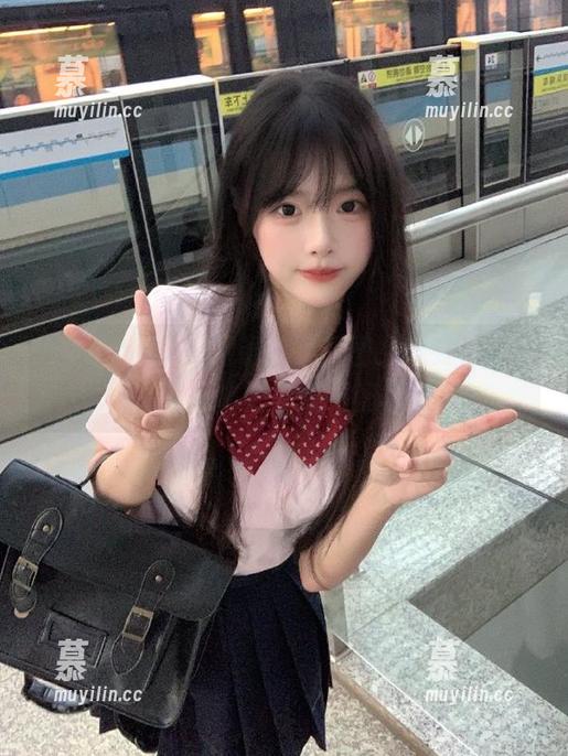 尽揽Umeko J眼镜全集原图，感受她不同风格的眼镜搭配